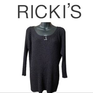RICKI’S BLACK KNIT TOP W/SILVER BUCKEL SZ XXL